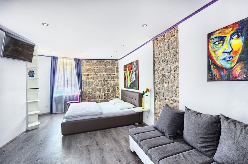 Split Suites