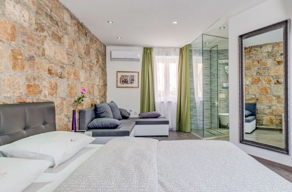 Split Suites
