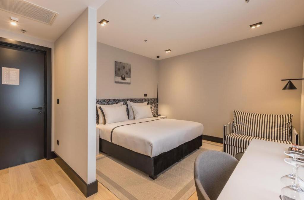 Cora Hotel