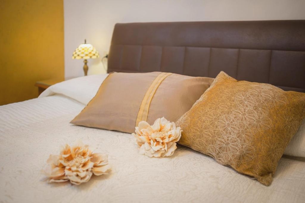 Romantic Luxury Rooms