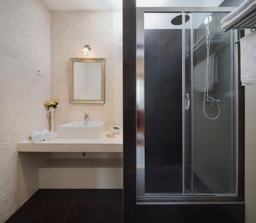 Romantic Luxury Rooms