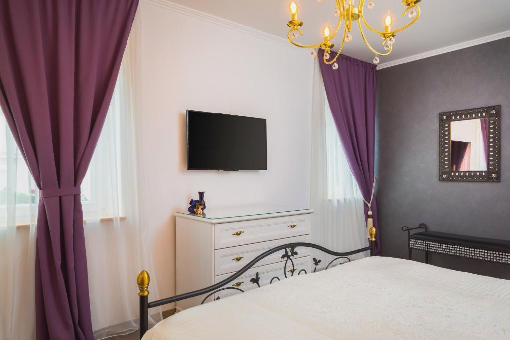 Romantic Luxury Rooms
