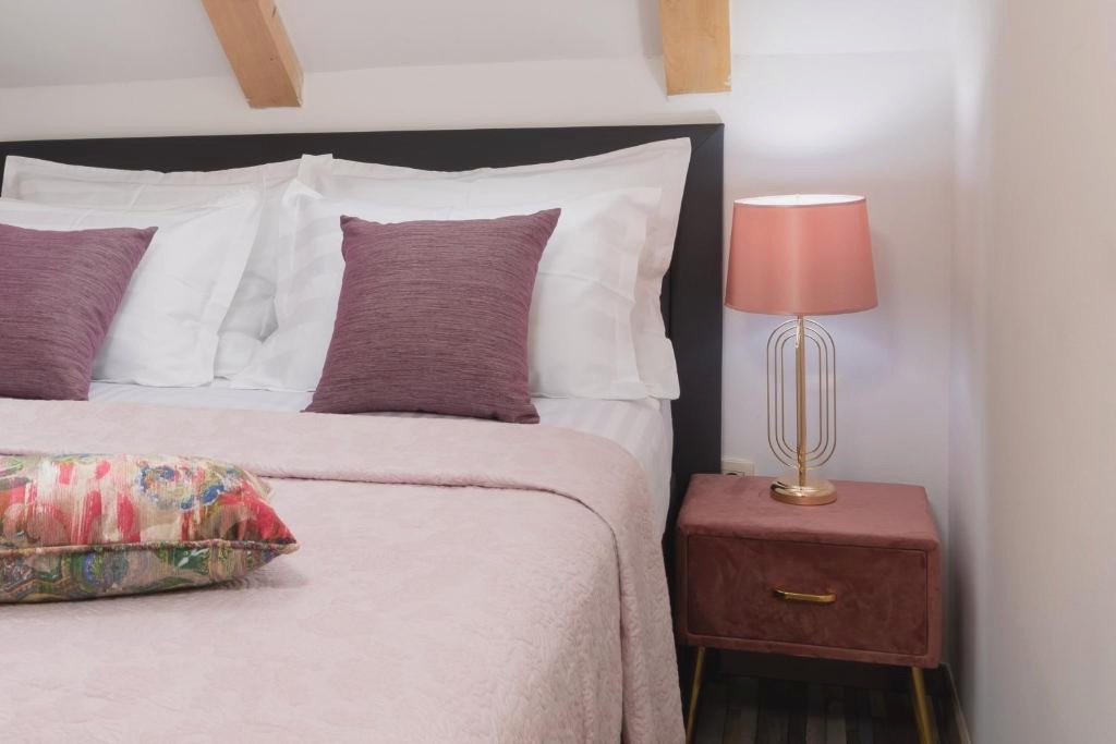 Romantic Luxury Rooms