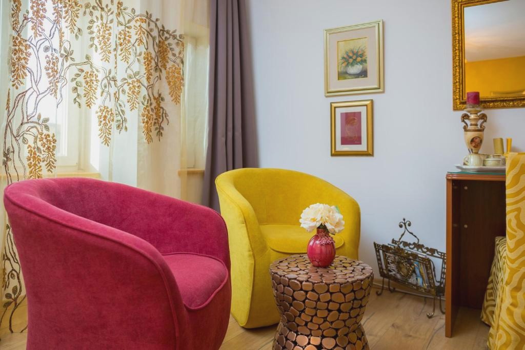 Romantic Luxury Rooms