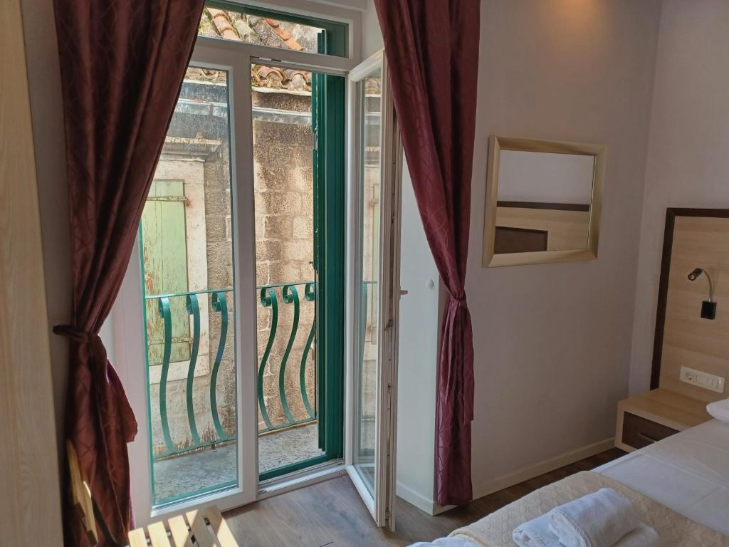 JR Luxury Guesthouse