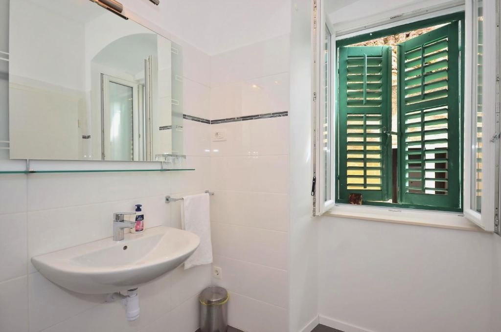 JR Luxury Guesthouse