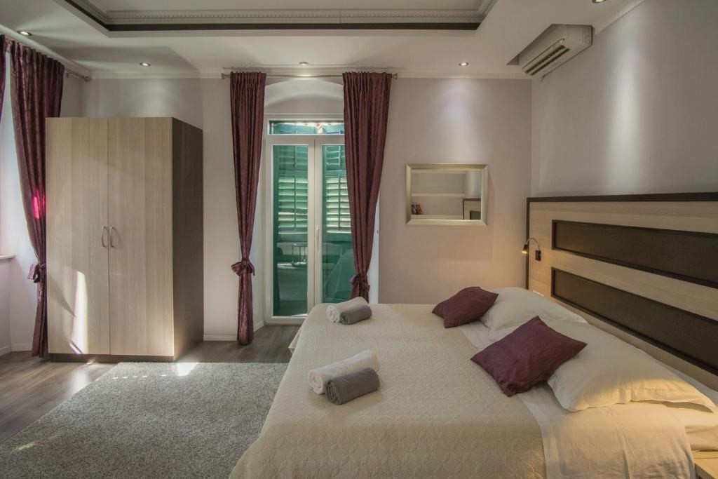 JR Luxury Guesthouse