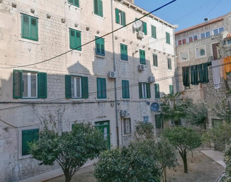 JR Luxury Guesthouse