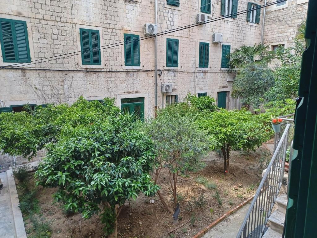 JR Luxury Guesthouse