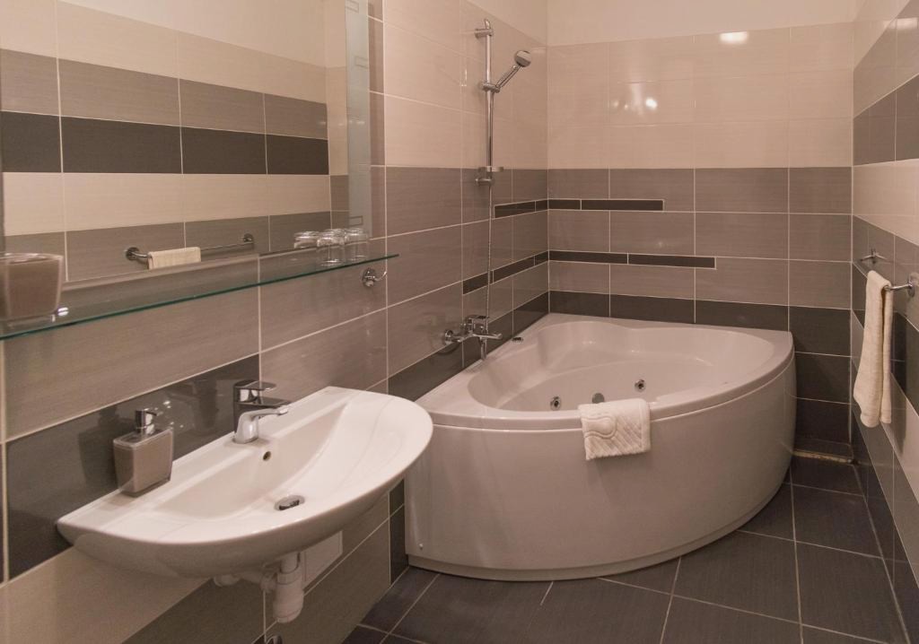 JR Luxury Guesthouse