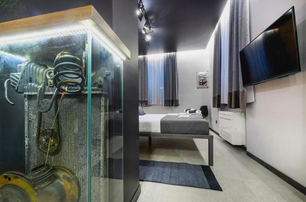 Split Industrial Design Rooms