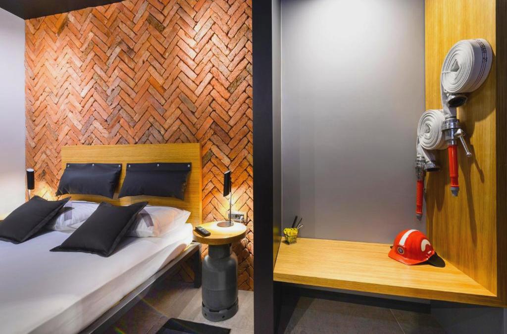 Split Industrial Design Rooms