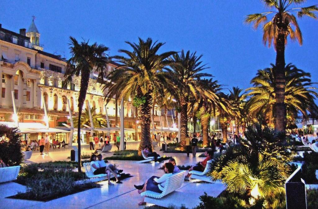 Luxury Apartments Leone
