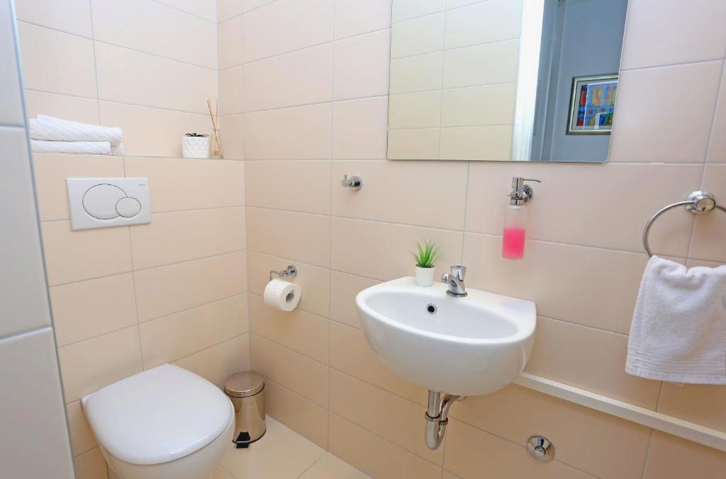Luxury Apartments Leone