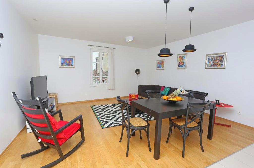 Luxury Apartments Leone