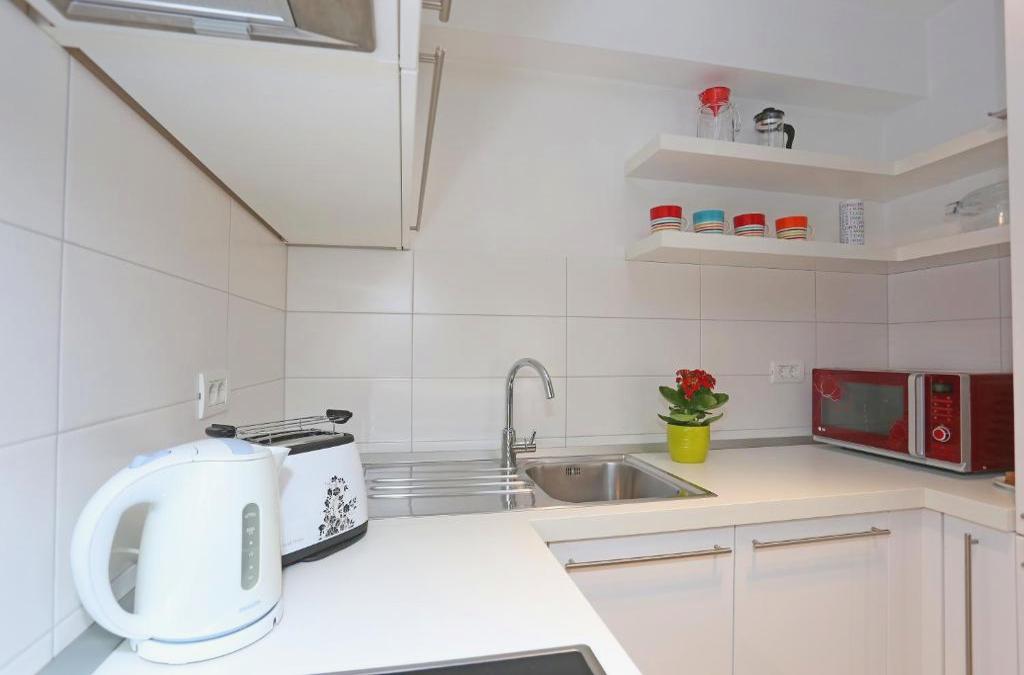 Luxury Apartments Leone