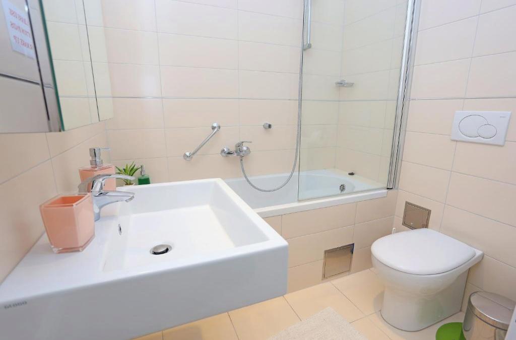Luxury Apartments Leone