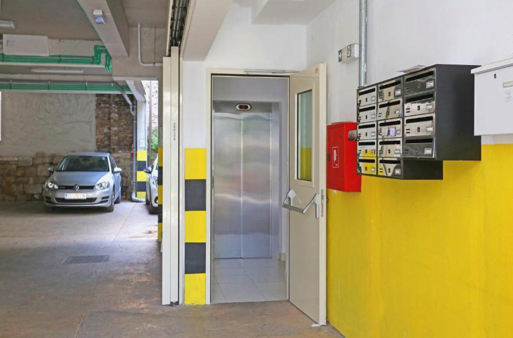 Luxury Apartments Leone
