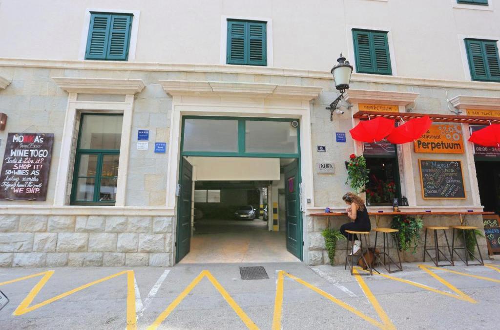 Luxury Apartments Leone