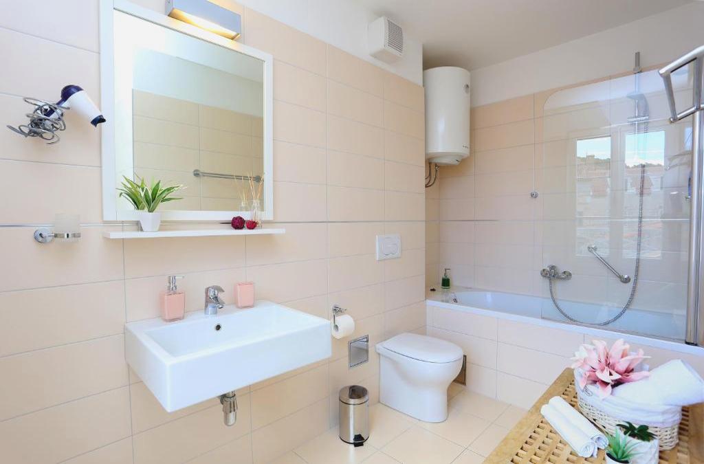 Luxury Apartments Leone