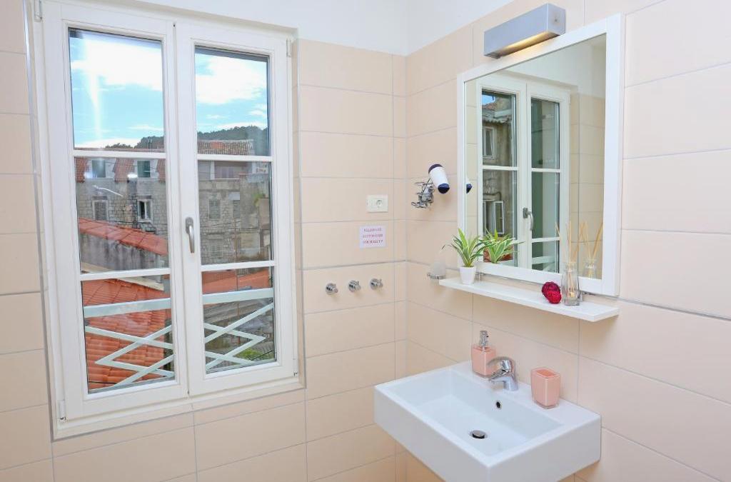 Luxury Apartments Leone