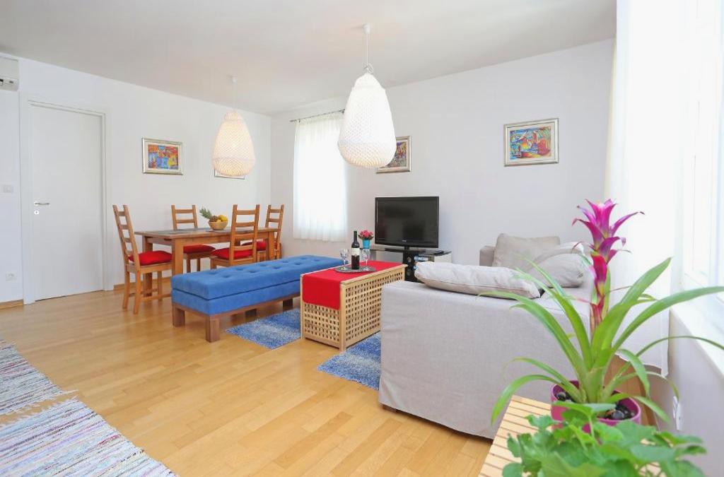 Luxury Apartments Leone