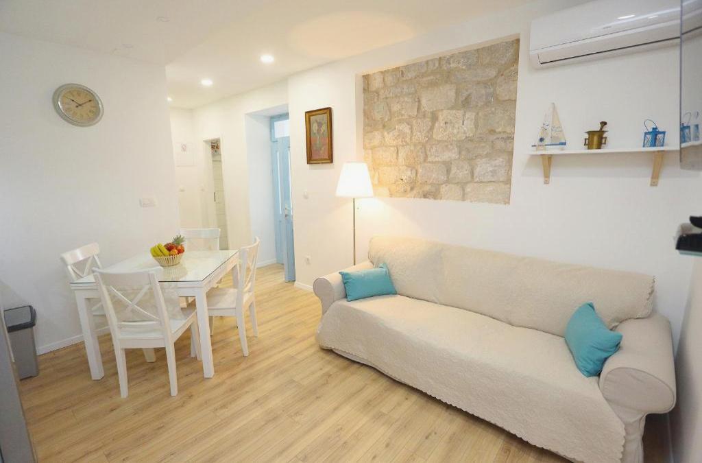 Split Old Town Suites