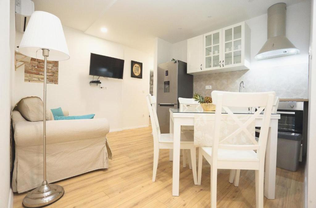 Split Old Town Suites