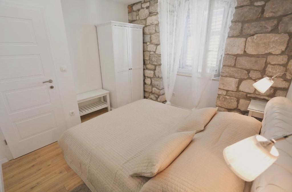 Split Old Town Suites