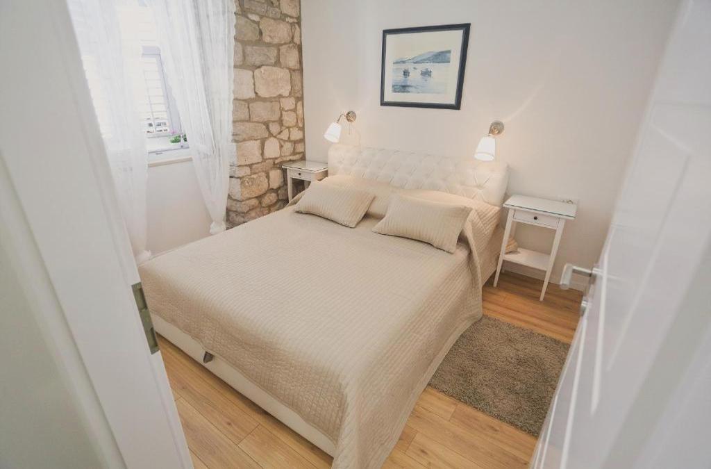 Split Old Town Suites