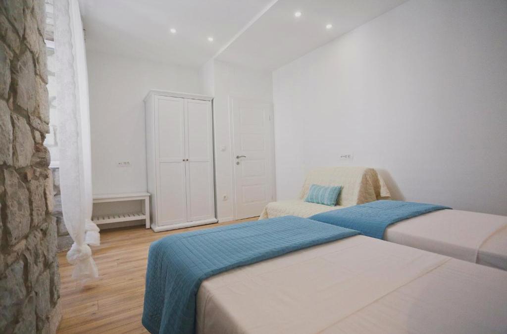 Split Old Town Suites