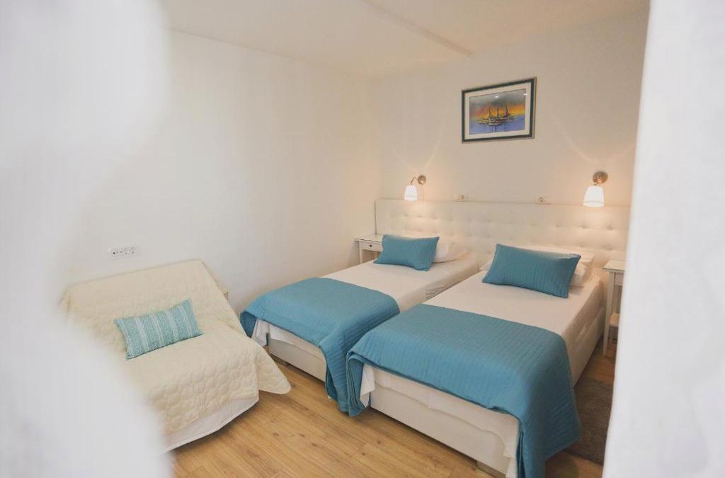 Split Old Town Suites