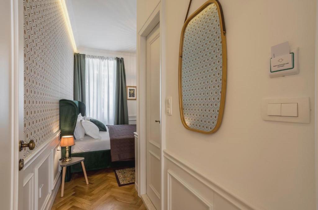 Evala luxury rooms with pool and garden