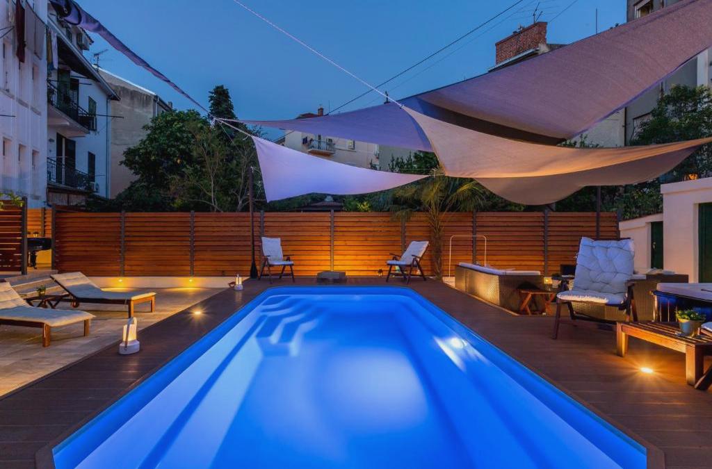 Evala luxury rooms with pool and garden