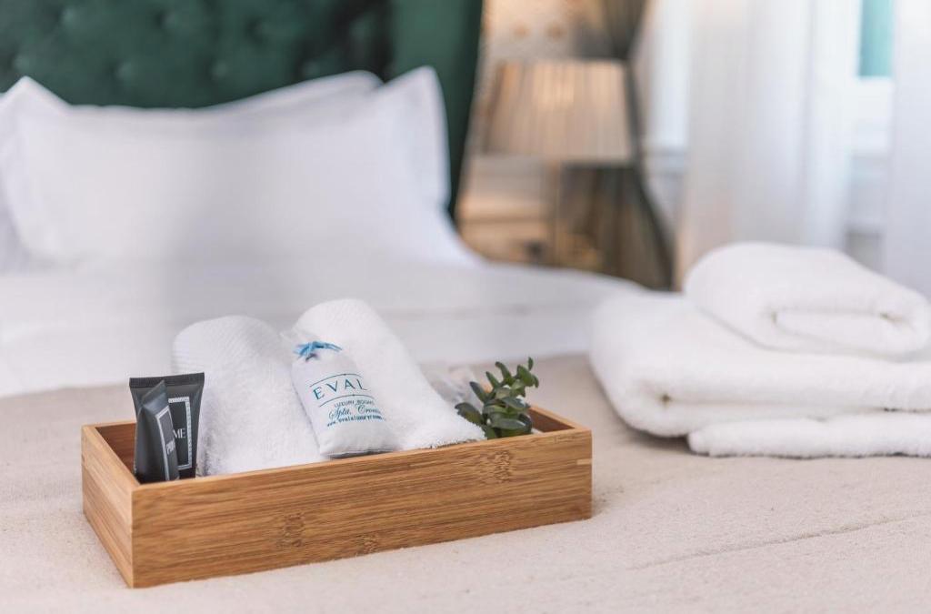 Evala luxury rooms with pool and garden