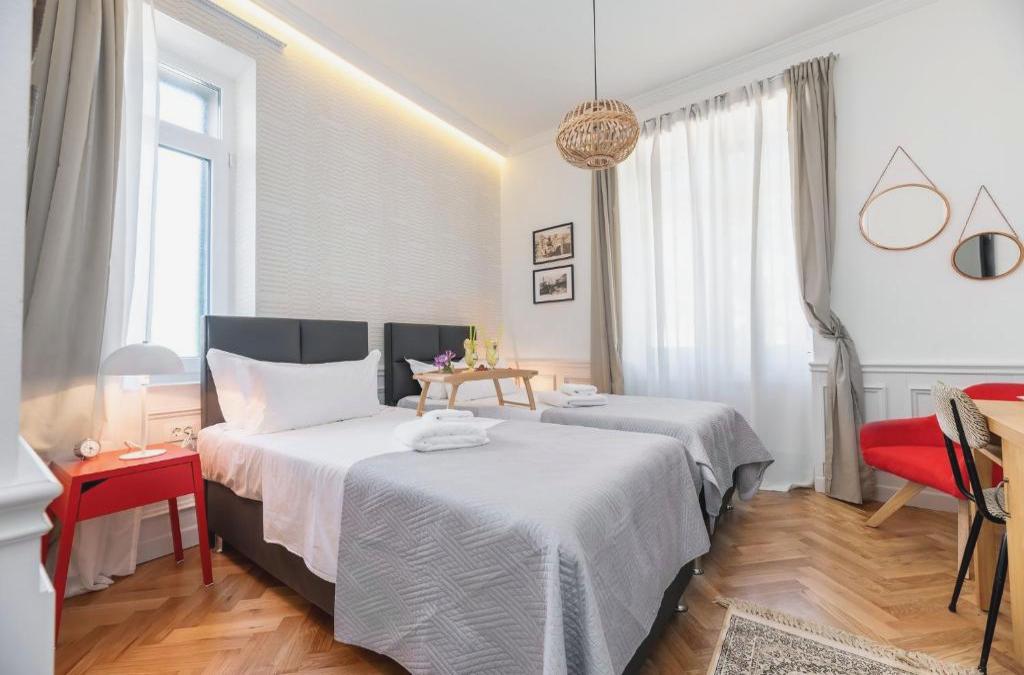 Evala luxury rooms with pool and garden