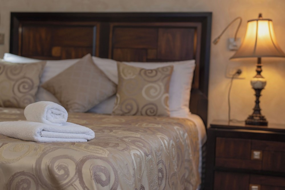 Palace Queen Mary Luxury Rooms