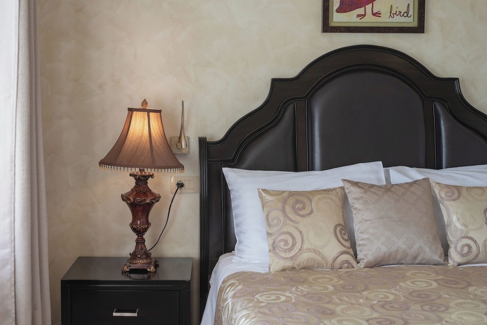 Palace Queen Mary Luxury Rooms