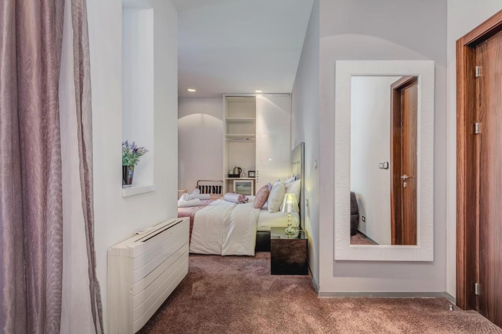 Starlight Luxury Rooms