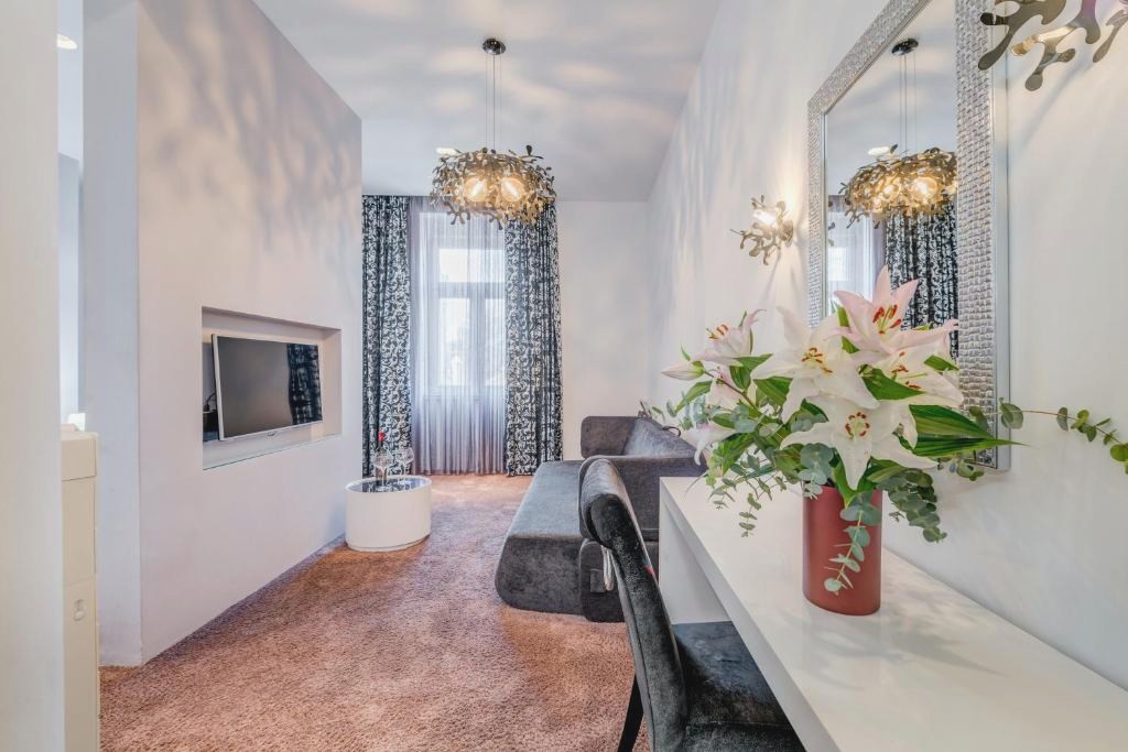 Starlight Luxury Rooms