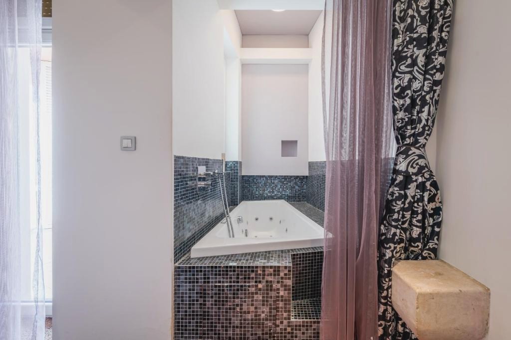 Starlight Luxury Rooms