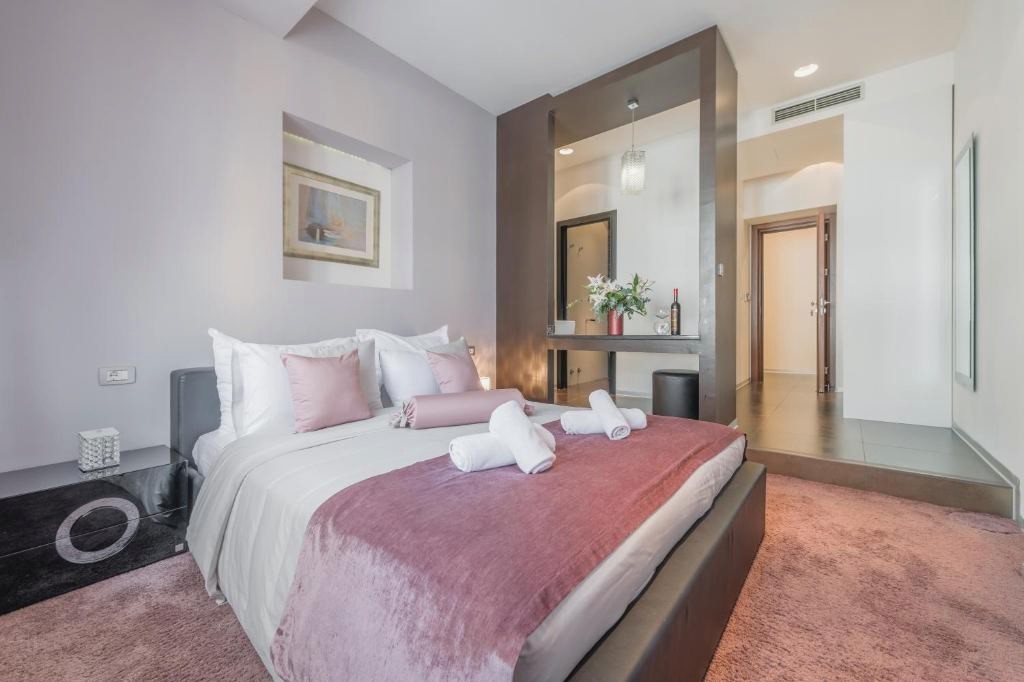 Starlight Luxury Rooms