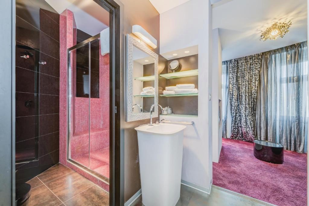 Starlight Luxury Rooms