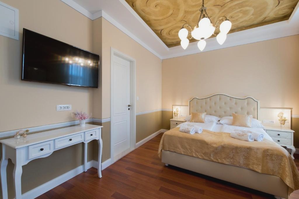 Central Square Heritage Hotel