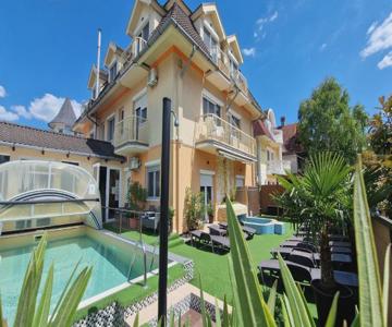 Napsugár Apartmanház