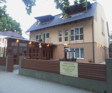 Ádám Apartmanház