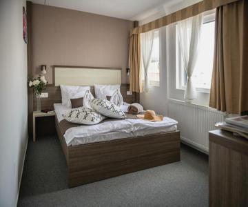 Tunderfatyol Szallodahajo