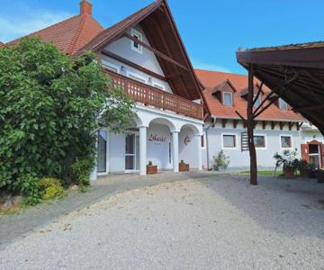 Lóbarát Panzió