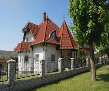 Balaton White House