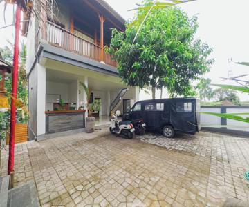 Giriya Amerta Hotel and Restaurant